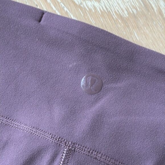 lululemon lab Embossed Nulu Yoga High-Rise Tights 25" Amethyst Sz6 - Picture 11 of 14